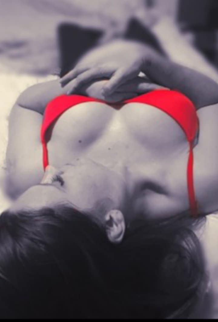 Mandi Moaner in sensual pose
