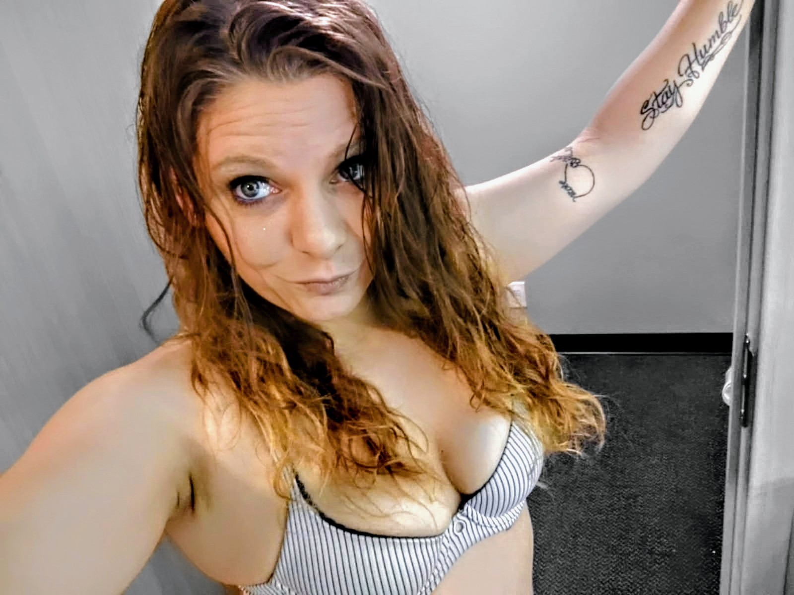 AnnaVee showcasing her sensual side